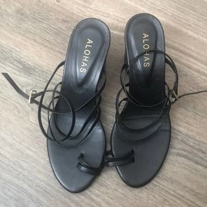 Alohas strappy ankle wrap block heel sz 36 5.5